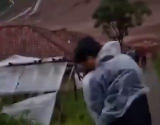 Сход оползня в Индонезии: есть погибшие и пропавшие без вести