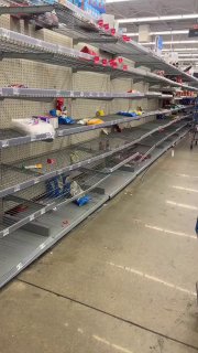 Снежная буря в Вашингтоне: жители сметают продукты, власти объявили ЧС