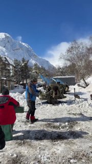 На Эльбрусе используют артиллерийскую пушку для очистки снега