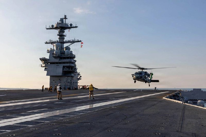 Заводские испытания вертолетов MH-60S Seahawk на авианосце John F. Kennedy