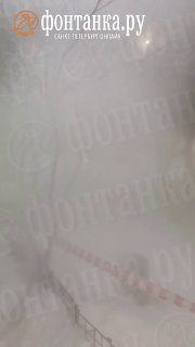 В Петербурге горячая вода затопила Октябрьскую набережную