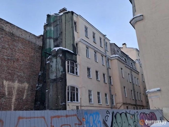 Жильцы аварийного дома на Гороховой ждут расселения