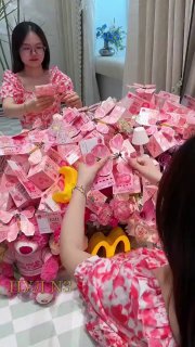 В Китае придумали эффектную коробку для подарков