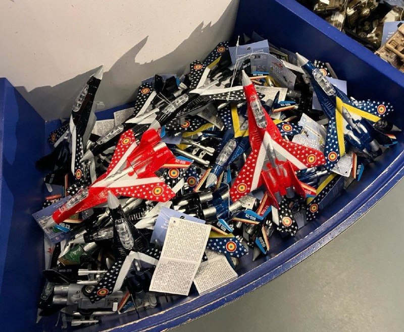 Западный музей раздает сувенирные модели российских самолетов с чужими опознавательными знаками