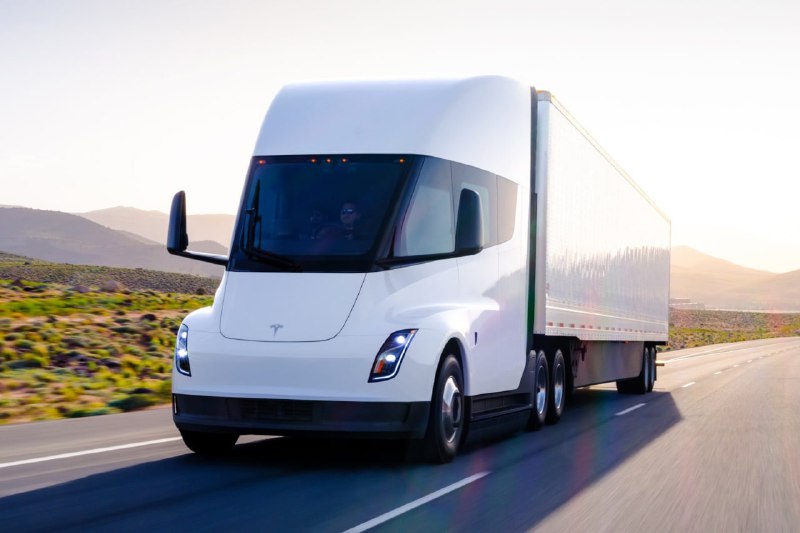 Tesla Semi: Массовое производство стартует в 2026 году