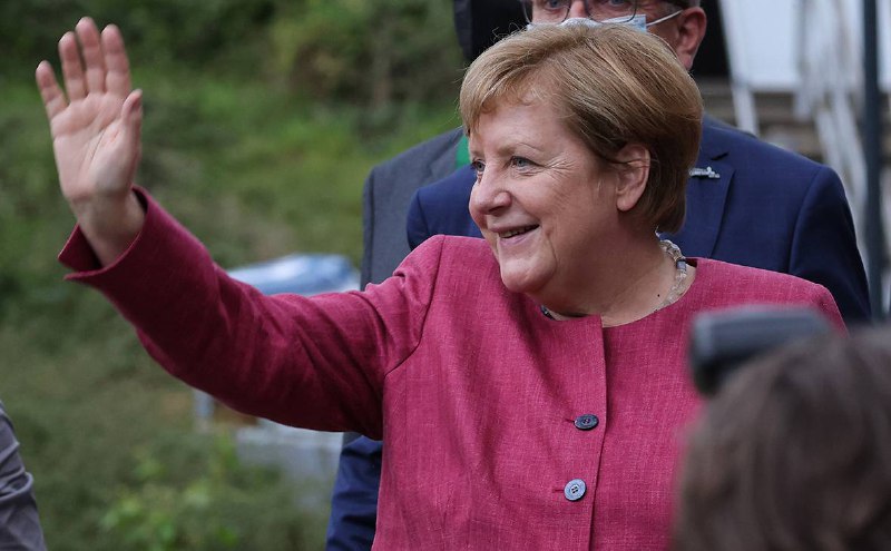 Окружение Мерца обеспокоено возможным выдвижением Меркель на пост президента