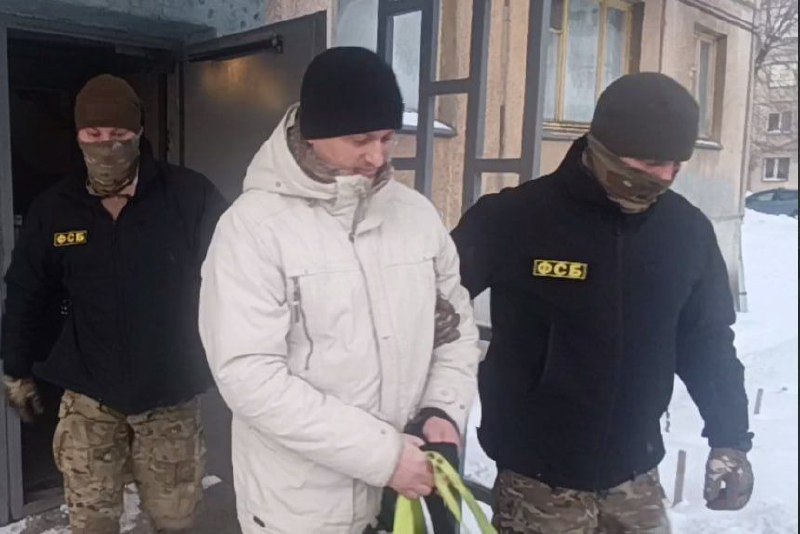 Задержание сотрудника центра «Э» за передачу данных из базы МВД