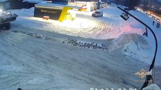 Подросток совершил поджог на АЗС по указанию злоумышленников