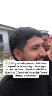 Праздник во время потопа: жители Колумбии отметили день рождения на матрасе