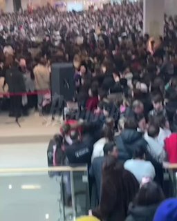 Давка за подарками в уфимском ТРЦ