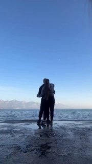 Кот украл шоу у пары во время танца