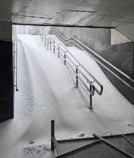 Юмористический снимок подземного перехода в Москве