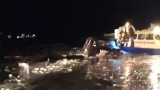 Спасение на Байкале: автомобиль с людьми вытащен из-под льда