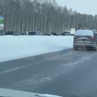 Снегопад парализовал транспорт на Урале