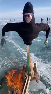 На Байкале сожгли чучело Шамана