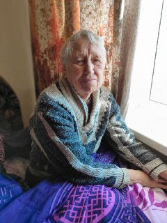 Волонтеры помогают пожилым людям пережить зиму