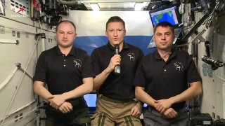 Космонавты поздравили с Днём защитника Отечества