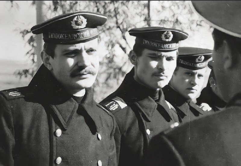 Долг Родине. Как звёзды сцены служили в армии