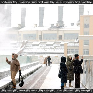 Москвичам советуют задержаться на работе из-за снегопада