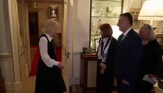 Королева Камилла забыла французский