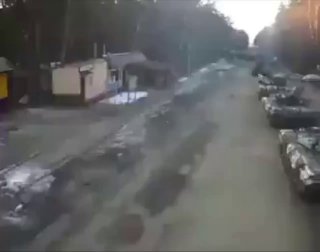 Опубликованы первые видеозаписи ввода российских войск в Украину
