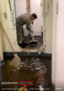 RT опроверг сообщения о затоплении туалета на американском авианосце