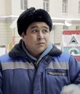 Ребенок после падения из окна госпитализирован, дворник получил премию