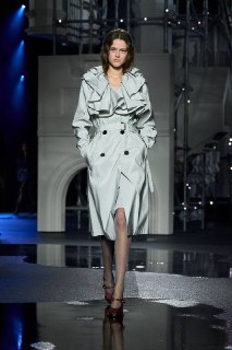 Burberry представила коллекцию, вдохновленную ночным Лондоном