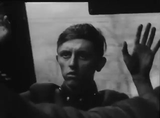 Обзор фильма «Поезда под пристальным наблюдением»