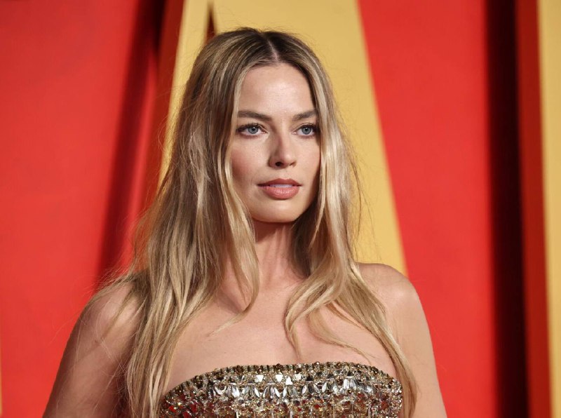 Марго Робби призналась в комплексах из-за отсутствия высшего образования