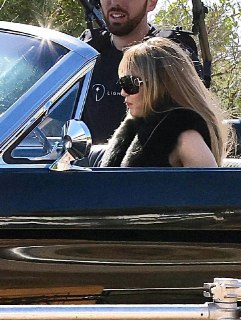 Майли Сайрус вернулась к образу Ханны Монтаны