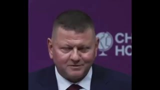 Залужный опозорился на форуме в Британии из-за проблем с английским