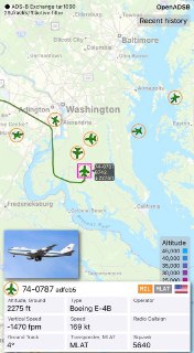 Приземление E-4B перед выступлением Трампа