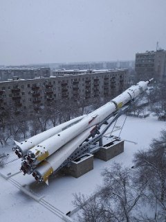 Памятник ракете в Байконуре приняли за ИИ-изображение