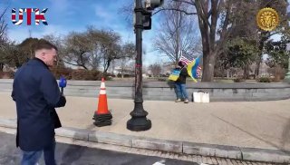 Томми Робинсон опросил прохожих у Белого дома