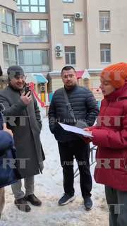 Дворнику, спасшему ребенка, вручили деньги и премию