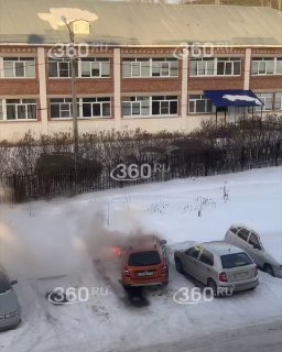 Очевидец спас мужчину из горящей машины в Башкортостане