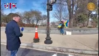 Забавный ролик с протестующим в США