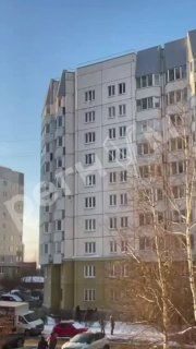 Прохожие спасли выпавшего из окна ребенка