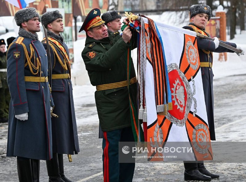 Вручение ордена Суворова