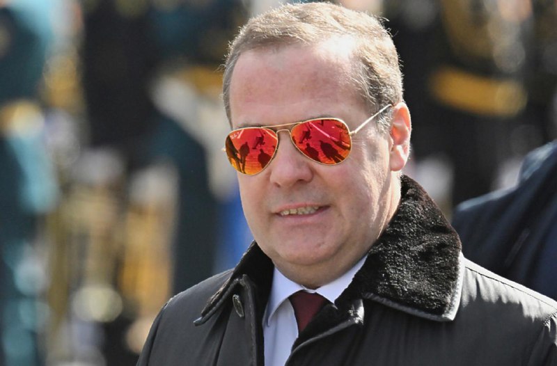 Медведев прокомментировал операцию США и Израиля против Ирана