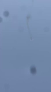 Очевидец снял на видео падение осколков ракеты Ирана в Катаре

⭕️ Подпишись на RTVI в Telegram | MAX