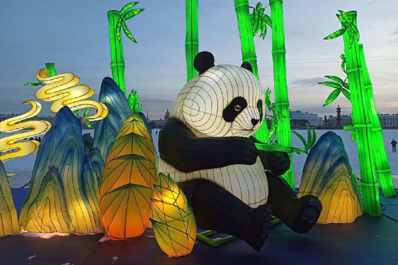 Продлен фестиваль китайских фонарей в Санкт-Петербурге