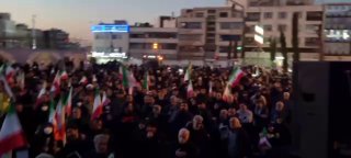 Демонстрации в Иране и Ираке после гибели Хаменеи