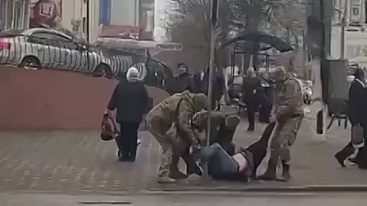 Зеленский обвинил Иран в неуважении к людям и связях с Россией