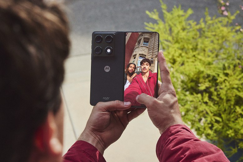 Motorola Razr Fold: цена и характеристики