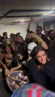 Мадуро танцует на Пурим на фоне трагедии в Иране