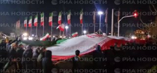 Митинги в Тегеране после ударов и гибели Хаменеи