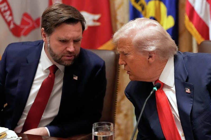 Молчание вице-президента США может свидетельствовать о расколе с Трампом