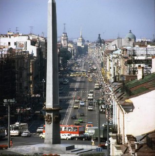 Гоголь о городской архитектуре и вид Невского проспекта 1985 года